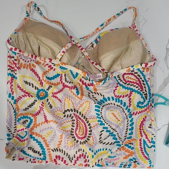 Colorful Patterned Tank Tops - Picture 5 of 9